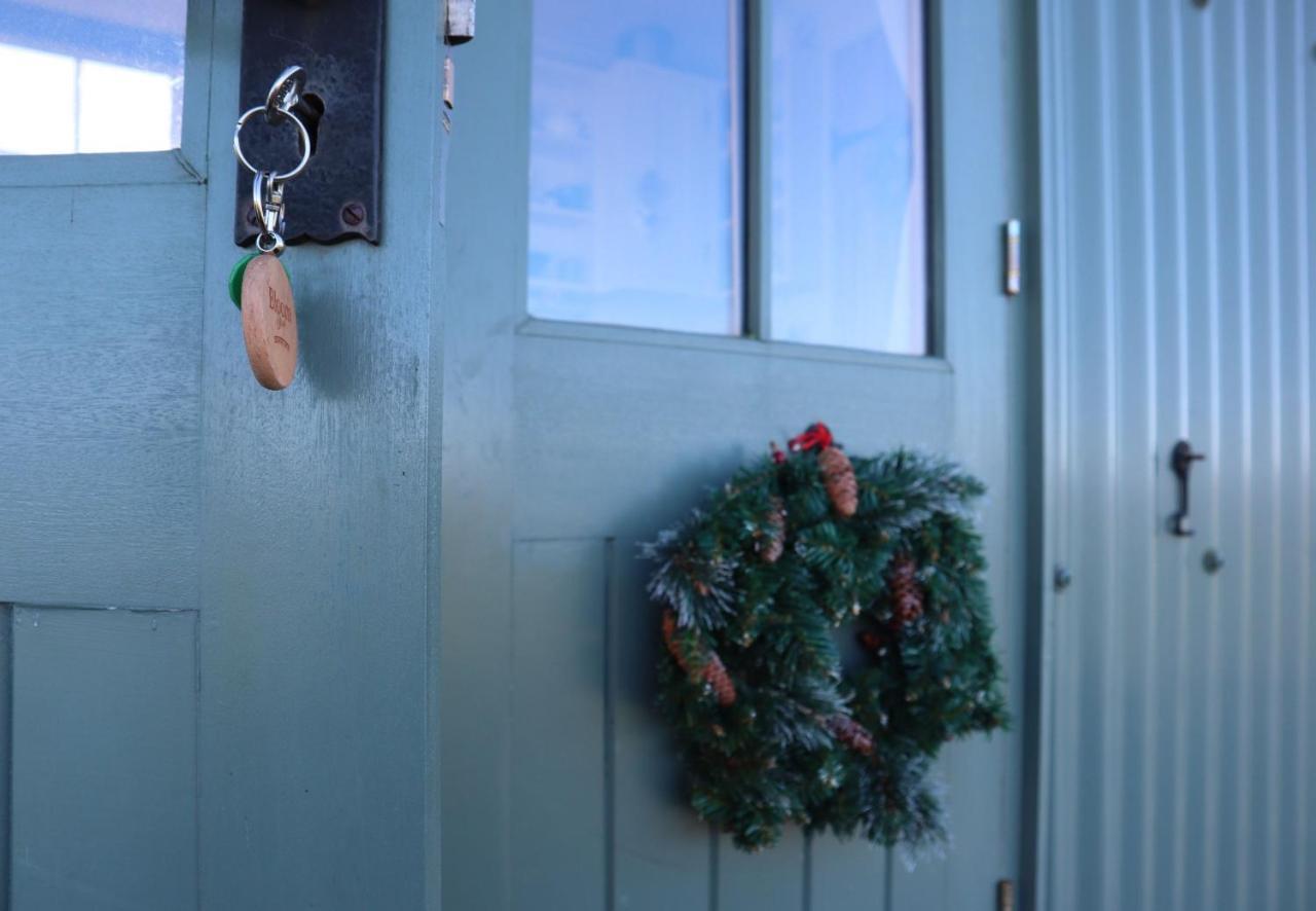 Romney Marsh Huts By Bloom Stays Ashford  Exterior photo